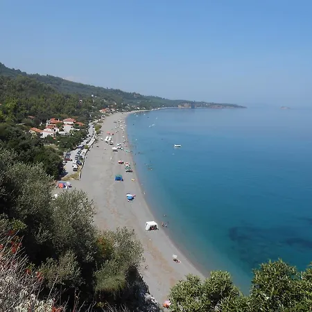 Asimenia Achladi
